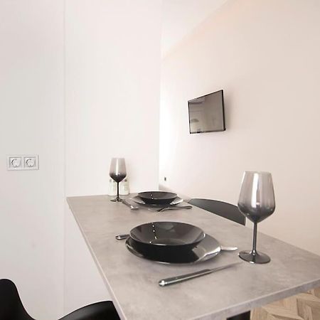 Joy'S Modern-Chic Home 칼라마타 외부 사진