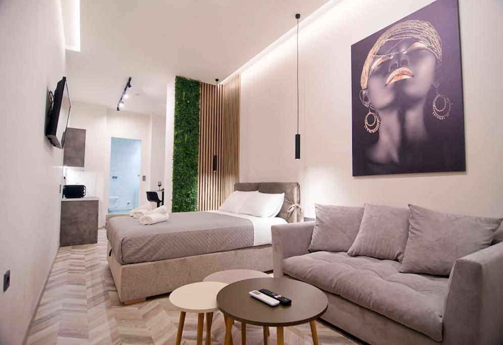 Joy'S Modern-Chic Home 칼라마타 외부 사진