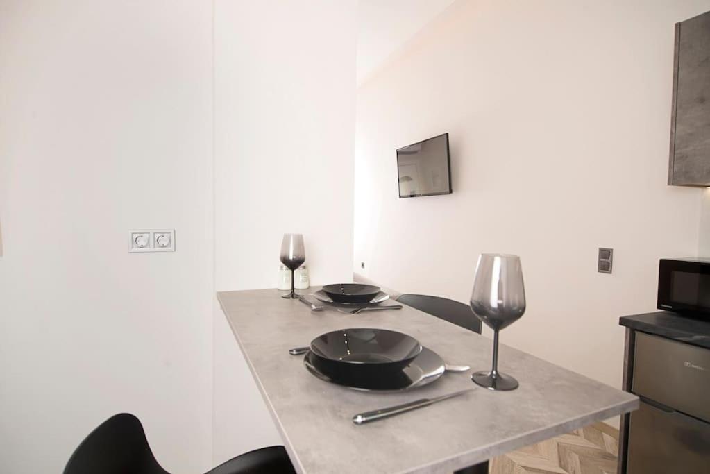 Joy'S Modern-Chic Home 칼라마타 외부 사진